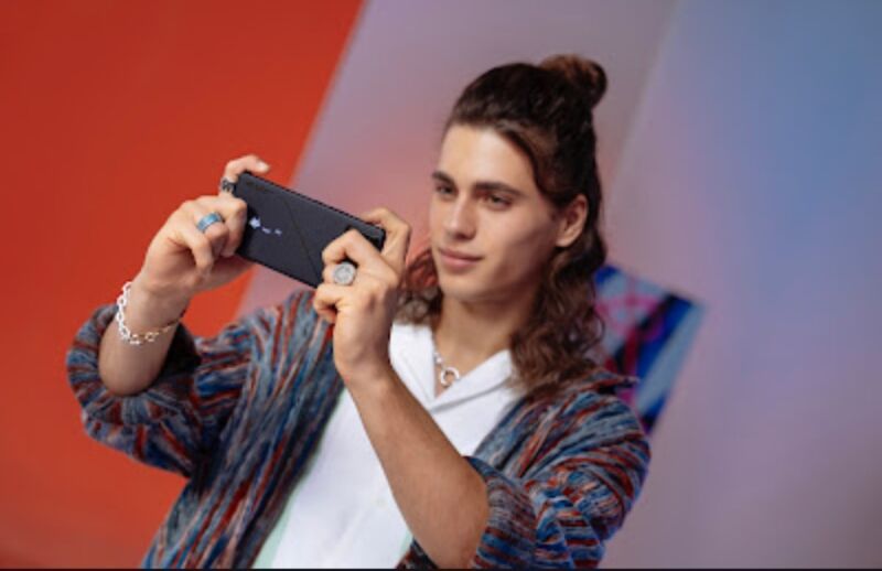 ASUS ROG Phone 8 Smartphone Gaming dengan Teknologi Canggih